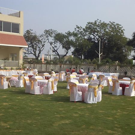 Tanarika Resort Bhusāwal Buitenkant foto