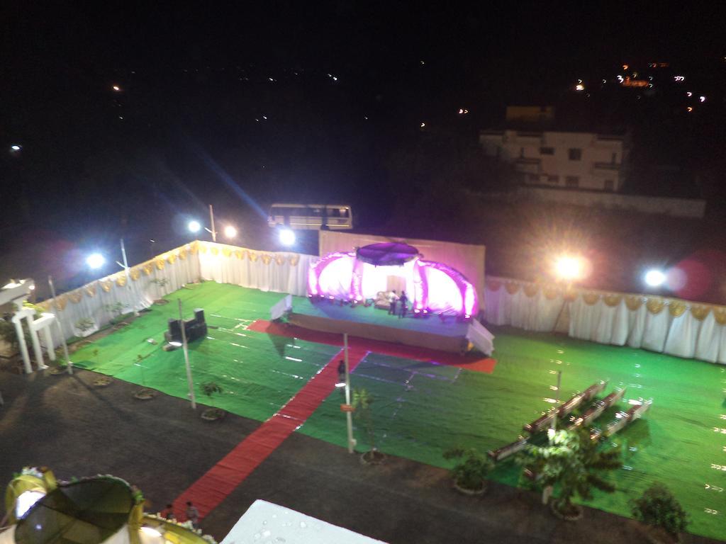 Tanarika Resort Bhusāwal Buitenkant foto